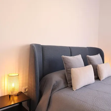 Ae7 - Townhouse For 5 With Private Garage And Year-round Pool - Terrace And Ac Appartement *