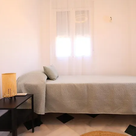 Ae7 - Townhouse For 5 With Private Garage And Year-round Pool - Terrace And Ac Fuengirola